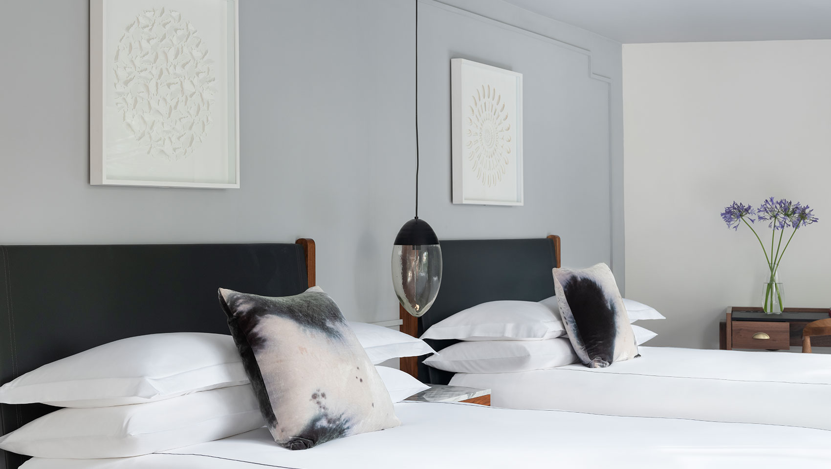 2 Queen Beds